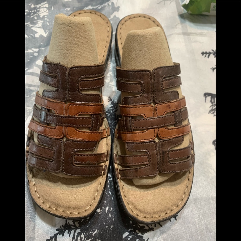 Naturalizer sandals